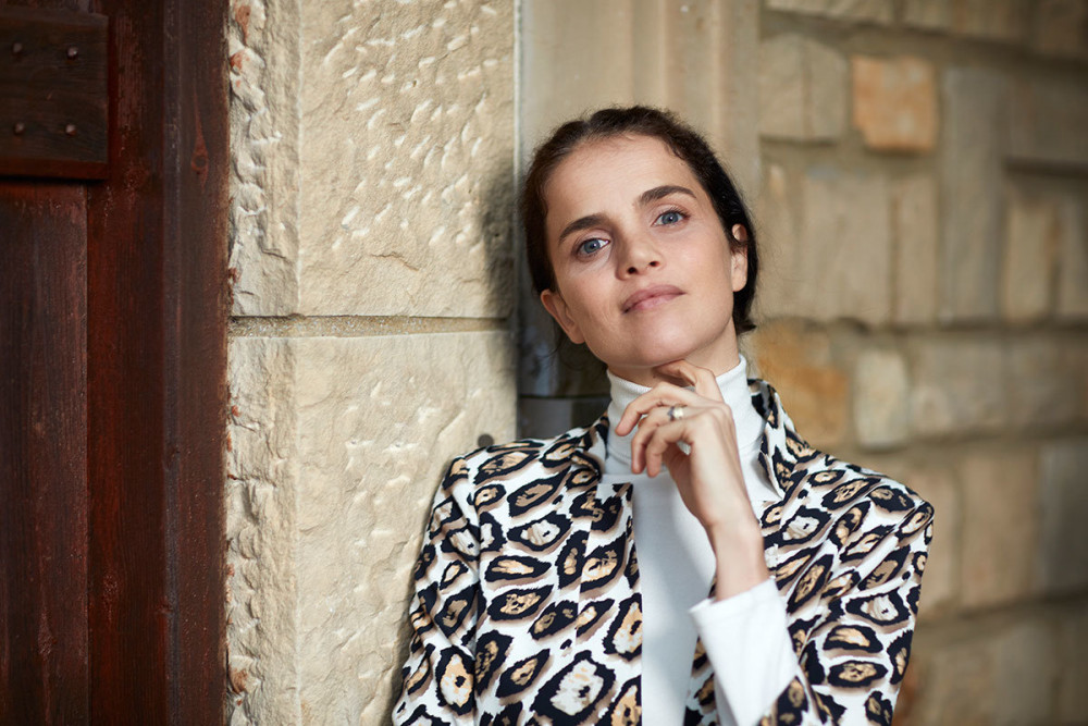 Elçinin makyajsız hali şaşırttı!