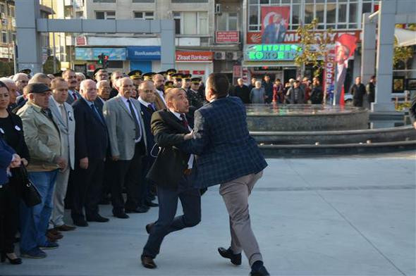 10 Kasım töreninde bomba var diye bağırınca...