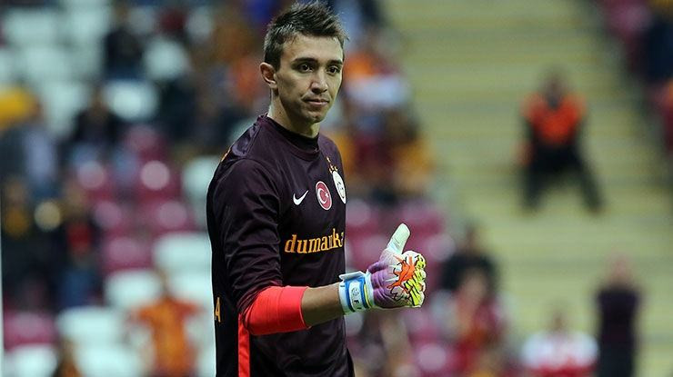 Yok artık! Muslera da şaştı kaldı