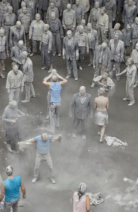 Hamburg sokaklarını Zombiler bastı! 