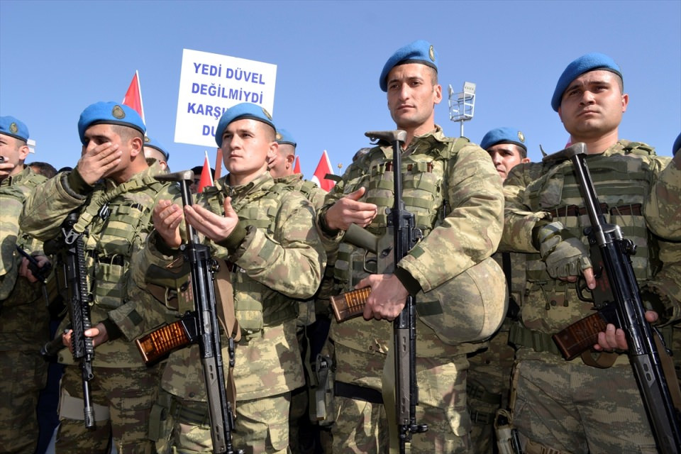 Duygulandıran anlar! Babasını böyle uğurladı